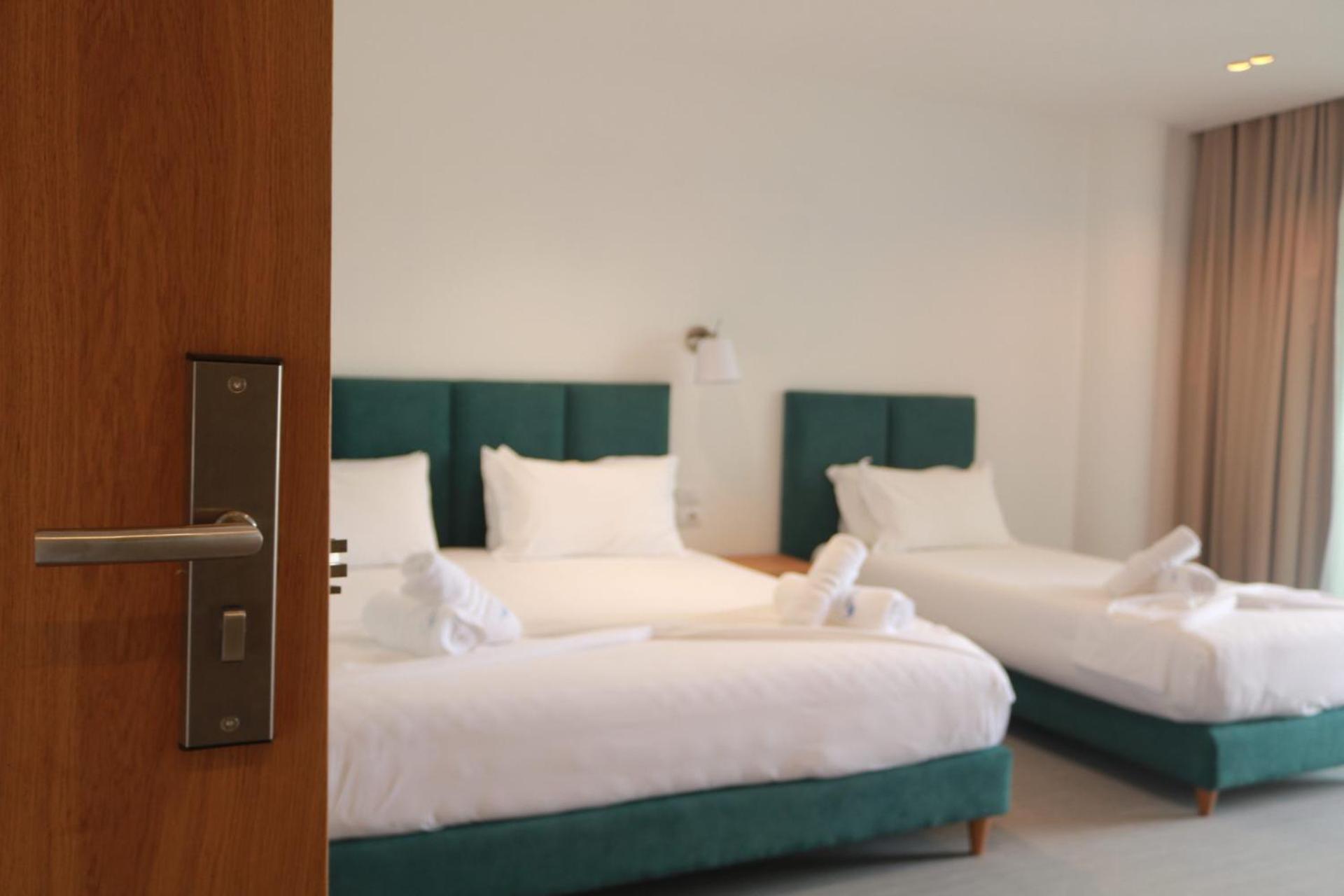 Manta Hotel Ксамил Екстериор снимка