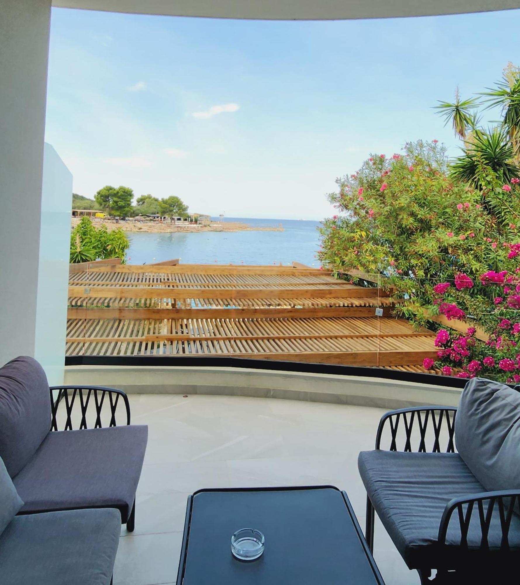 Manta Hotel Ксамил Екстериор снимка