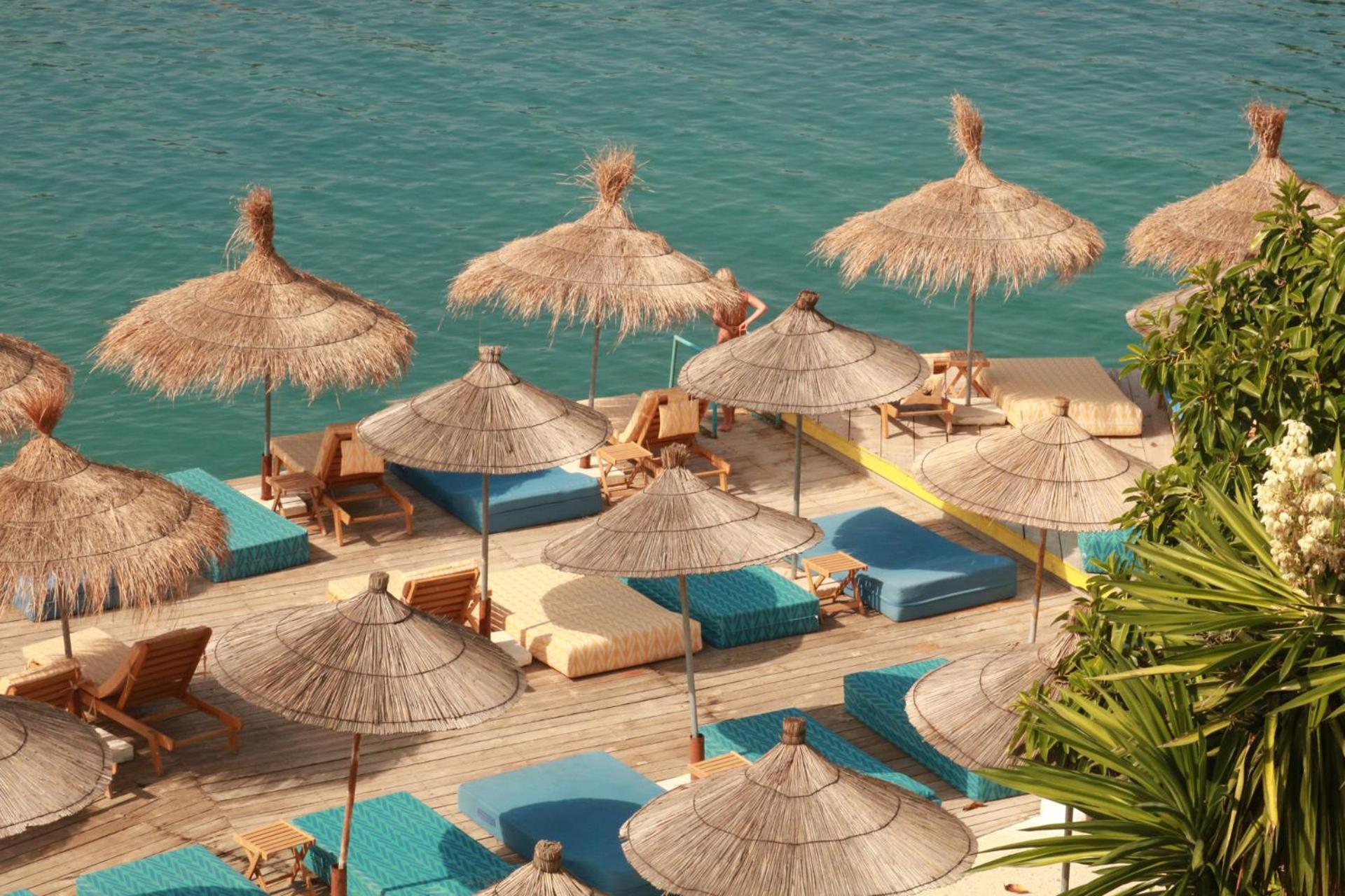 Manta Hotel Ксамил Екстериор снимка