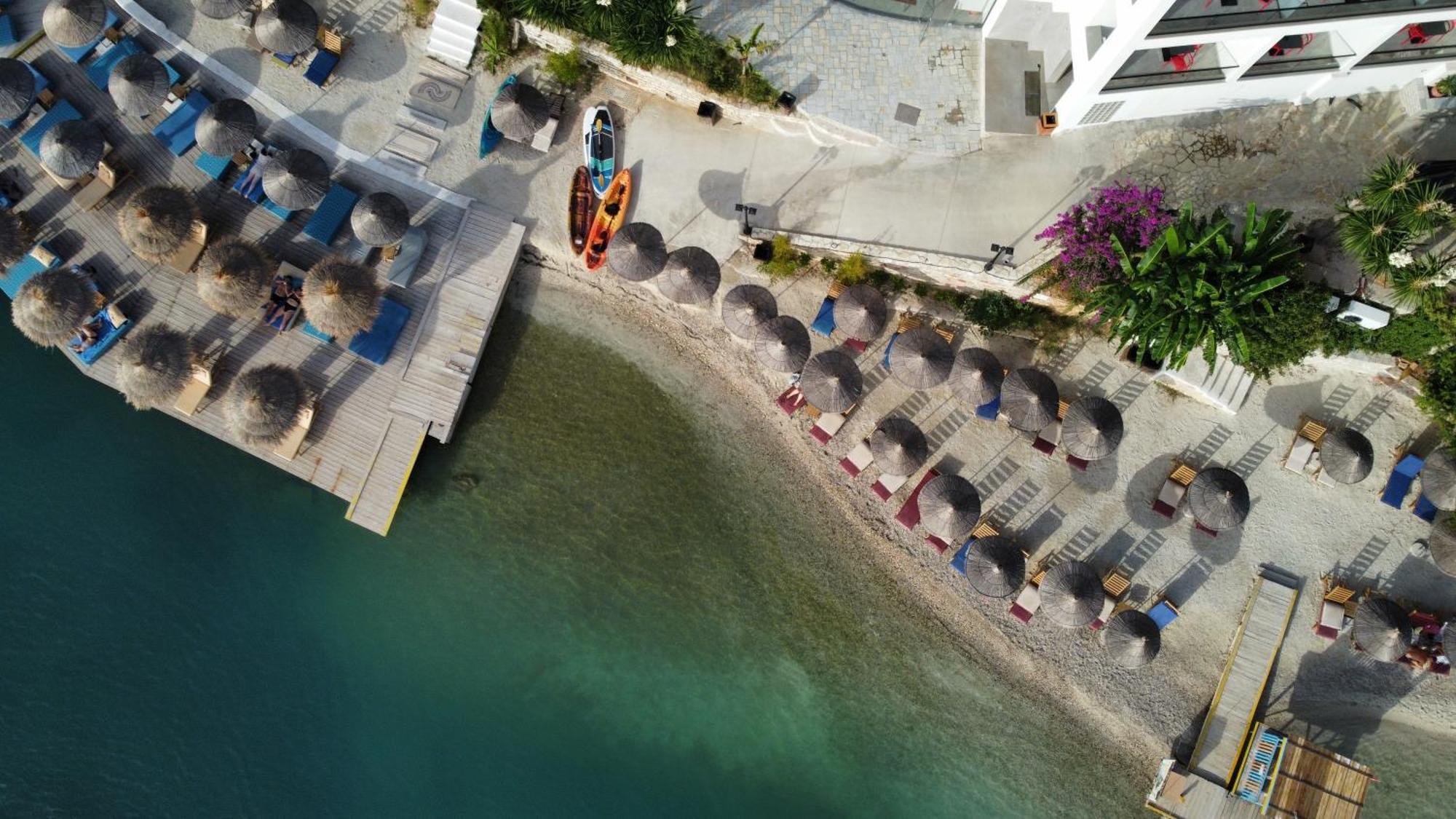Manta Hotel Ксамил Екстериор снимка