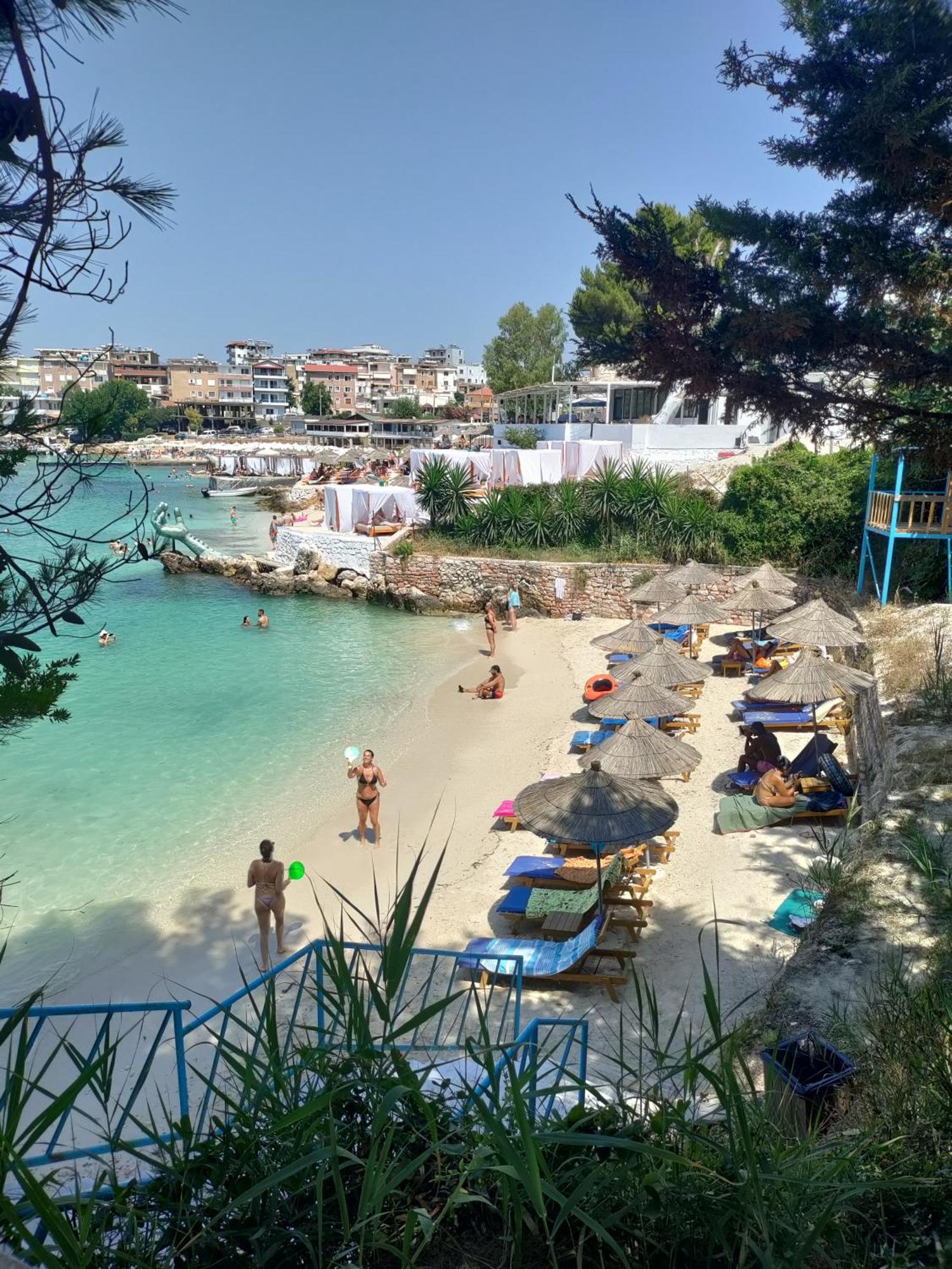 Manta Hotel Ксамил Екстериор снимка