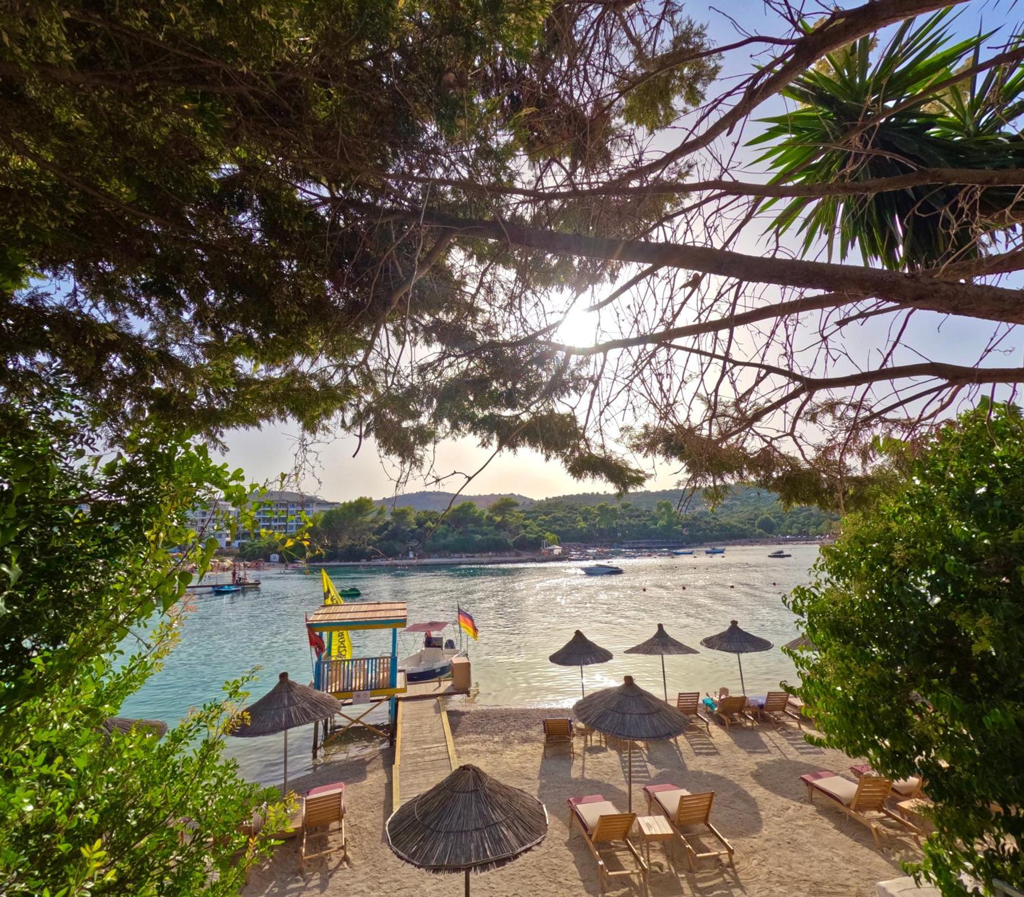 Manta Hotel Ксамил Екстериор снимка