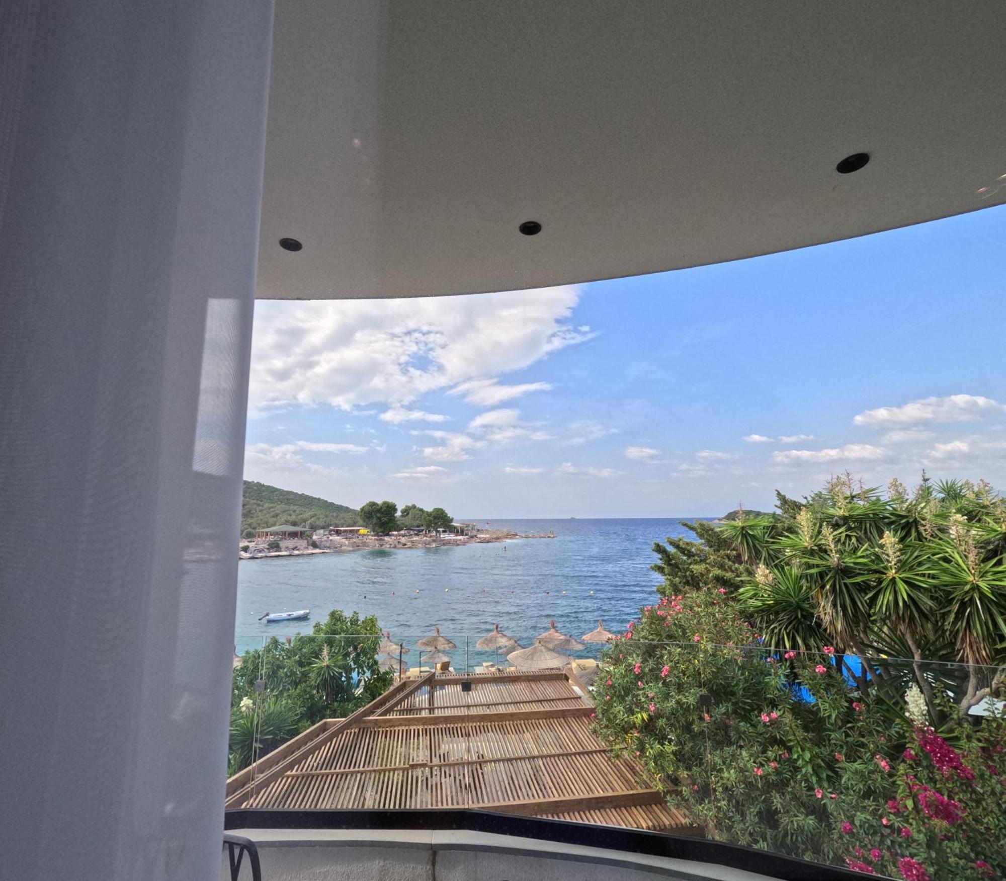 Manta Hotel Ксамил Екстериор снимка