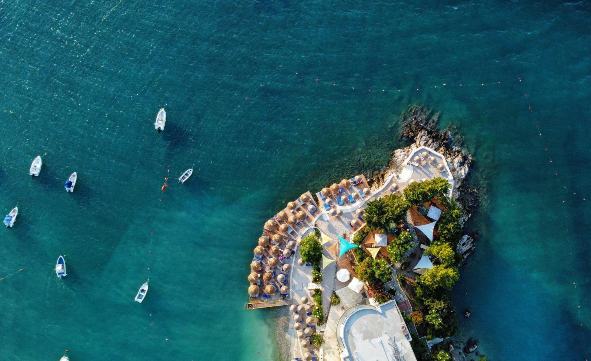 Manta Hotel Ксамил Екстериор снимка