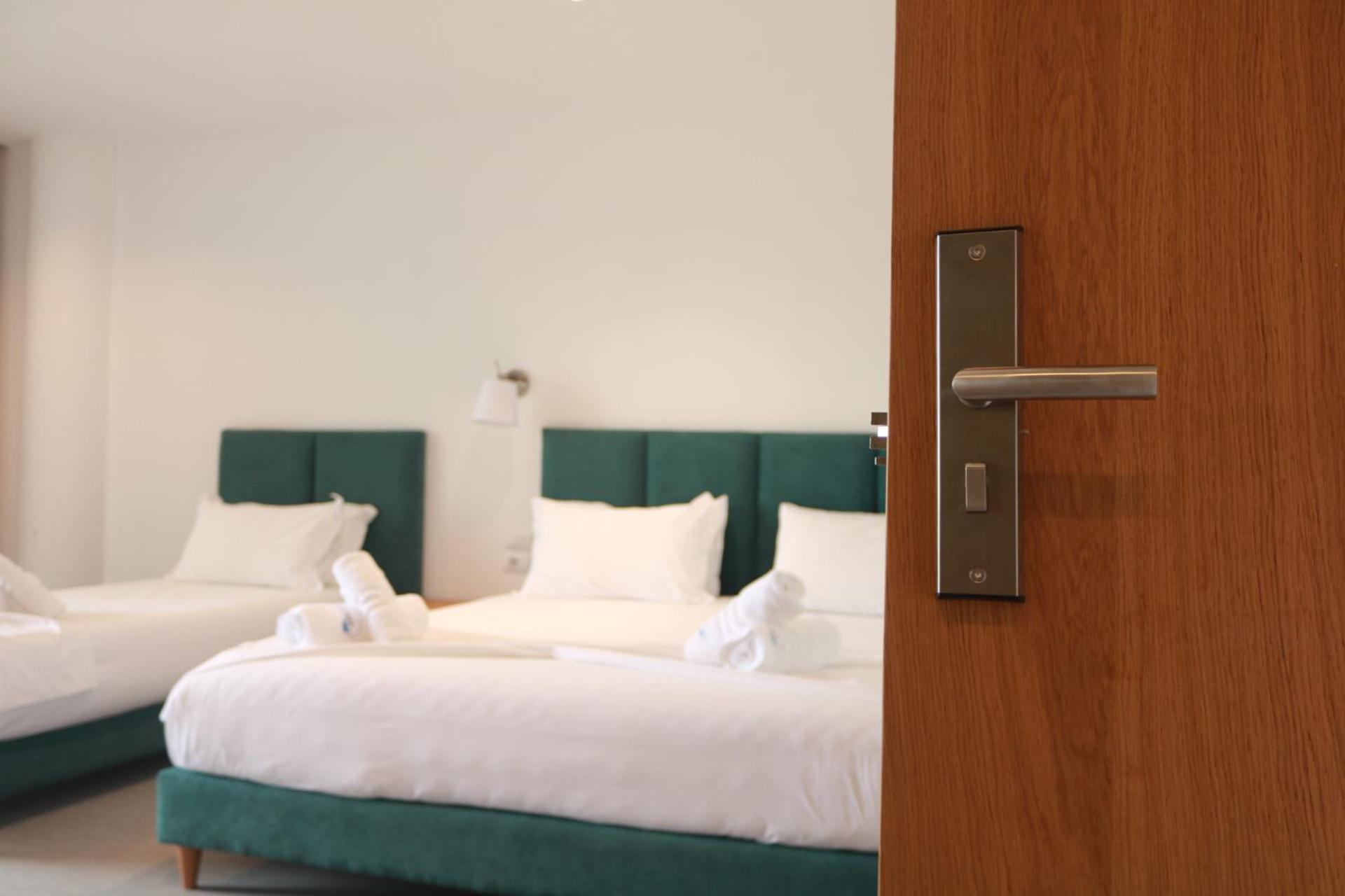 Manta Hotel Ксамил Екстериор снимка