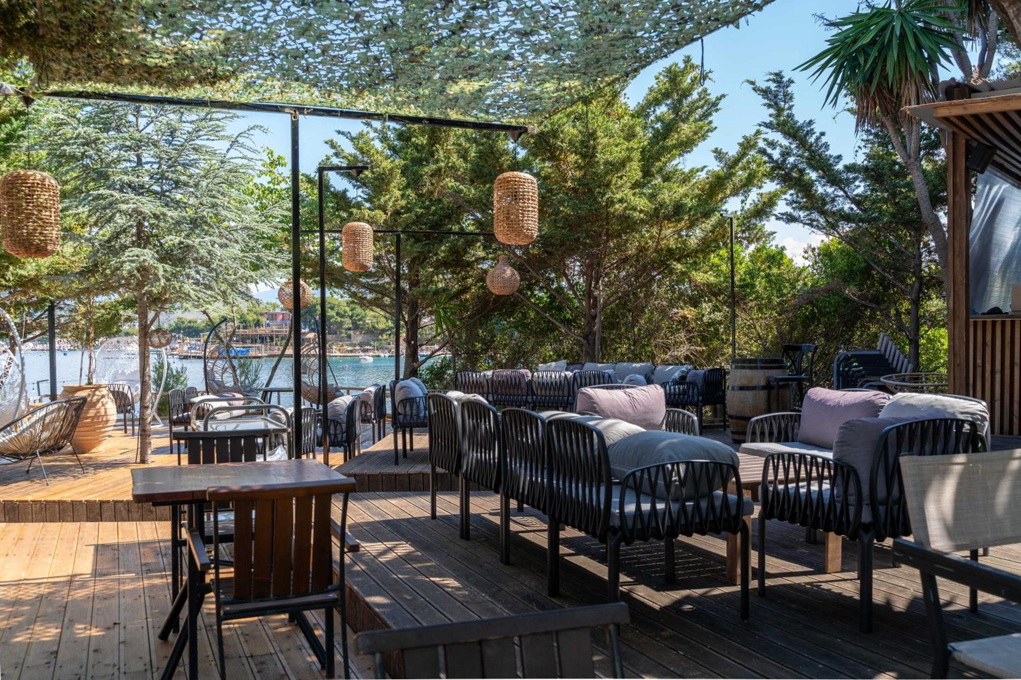 Manta Hotel Ксамил Екстериор снимка