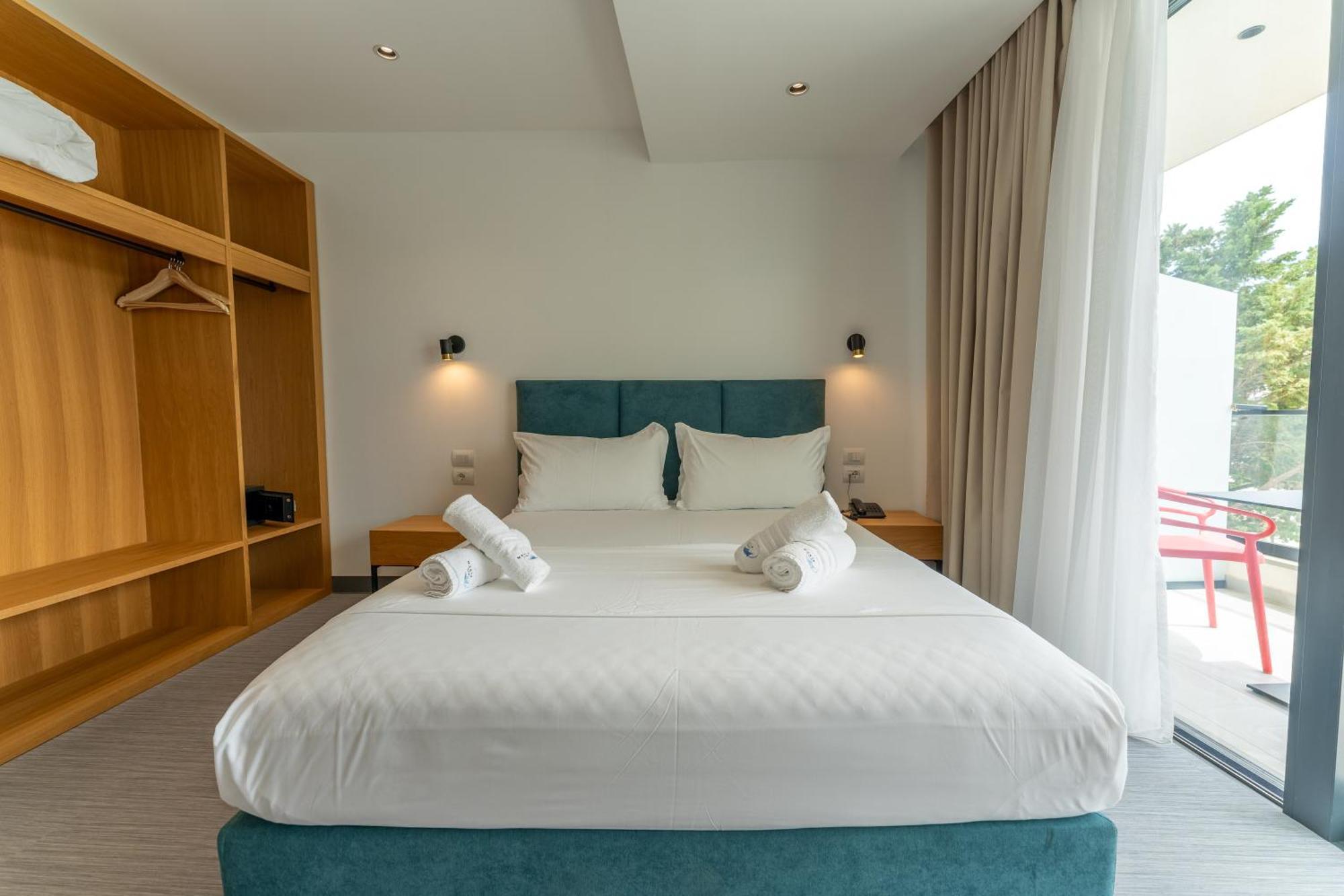 Manta Hotel Ксамил Екстериор снимка
